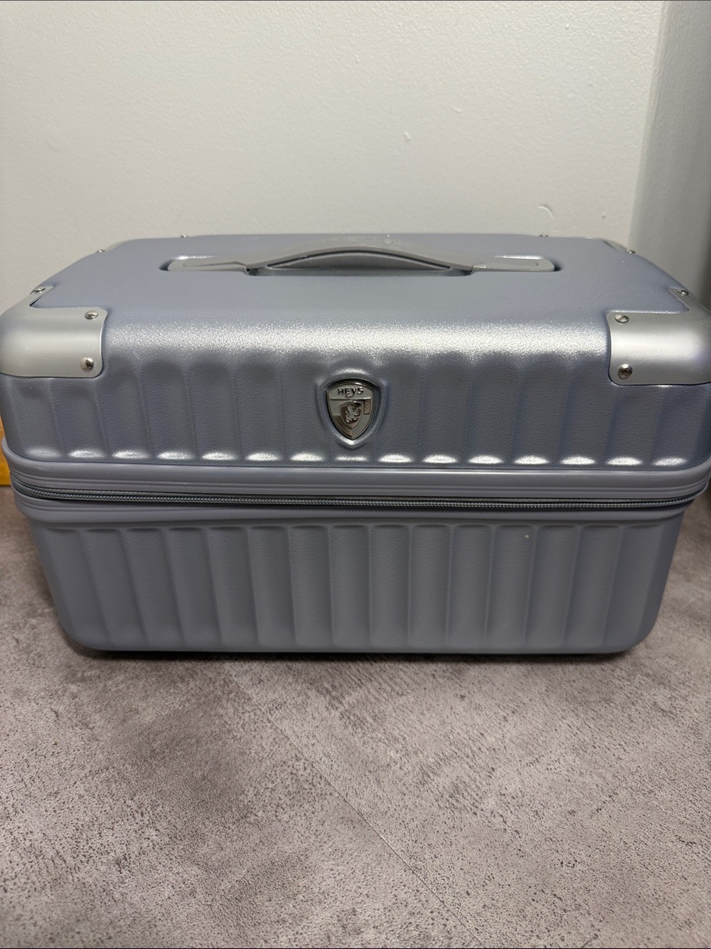 HEYs Luxe Beauty Case Silver Hard-Shell Train Case used once